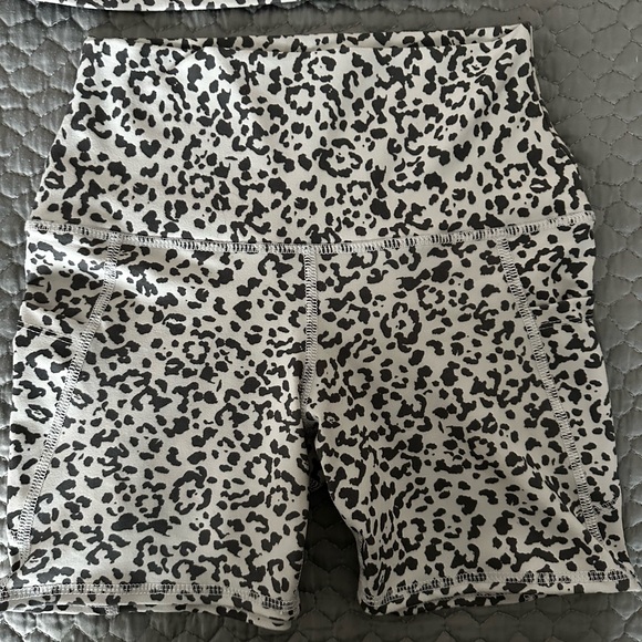 Evolution and Creation Yoga Tank and Shorts Set S - Picture 3 of 5